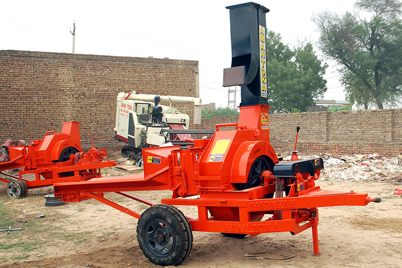 Tractor operated chaff cutter machine